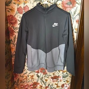 Nike Gray matching set Size XL in boys